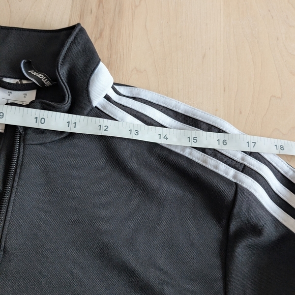 Adidas Black and White Performance Jacket with Athletic Cut - Picture 13 of 15